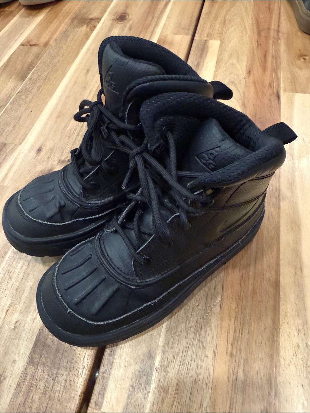 Kids Nike ACG Black Lace-Up Winter Boots